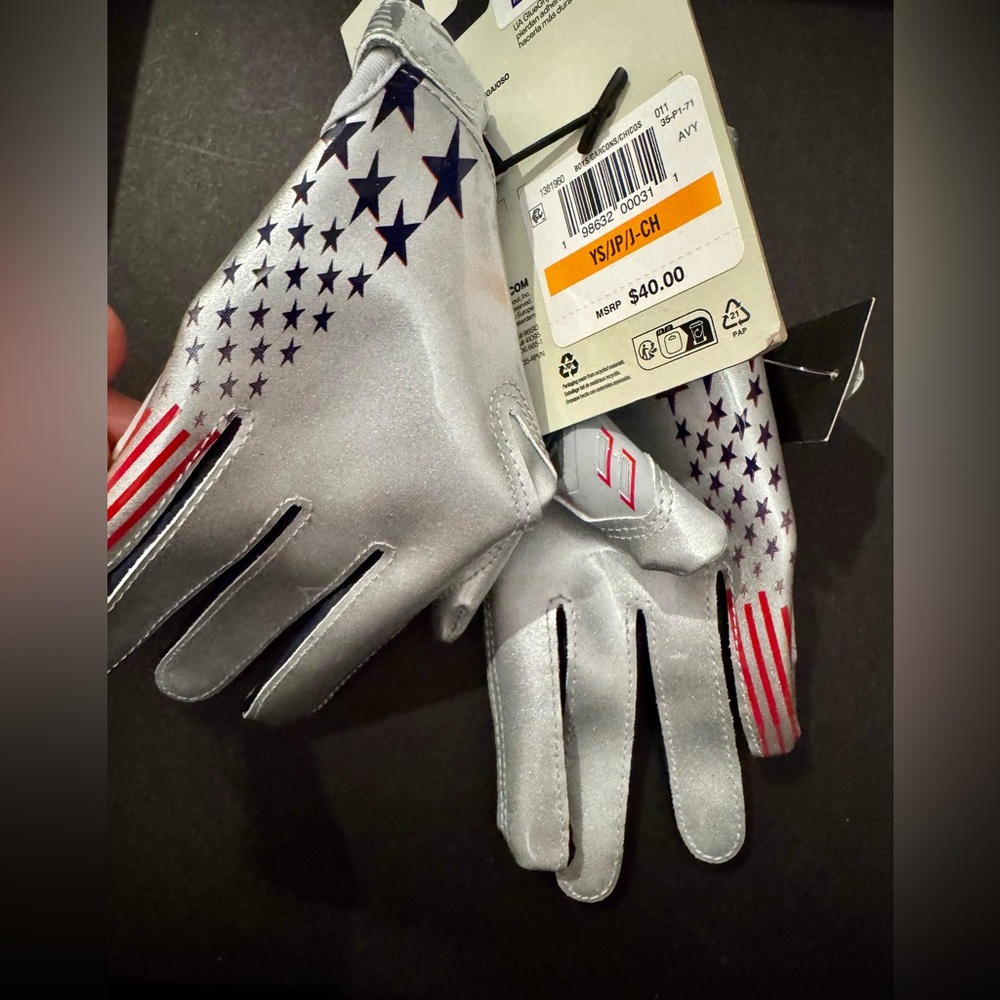 Under Armour F9 Nitro Football Gloves. Youth Small. Glue Grip. Gray. NWT - Picture 4 of 5